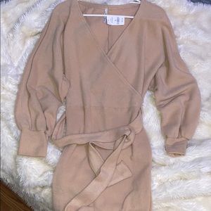 Cream color cozy dress 🐻